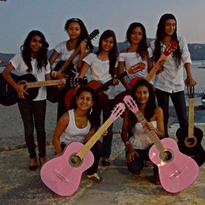 Ritmos de Brasil, Brazilian guitar teachers leave smiles and 100 new guitarists in Zihuatanejo Ritmos de Brasil, Brazilian guitar teachers leave smiles and 100 new guitarists in Zihuatanejo